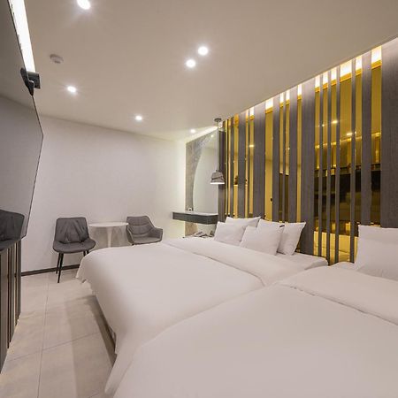 Brown Dot Hotel Sinan Gwangju Metropolitan City Exterior photo