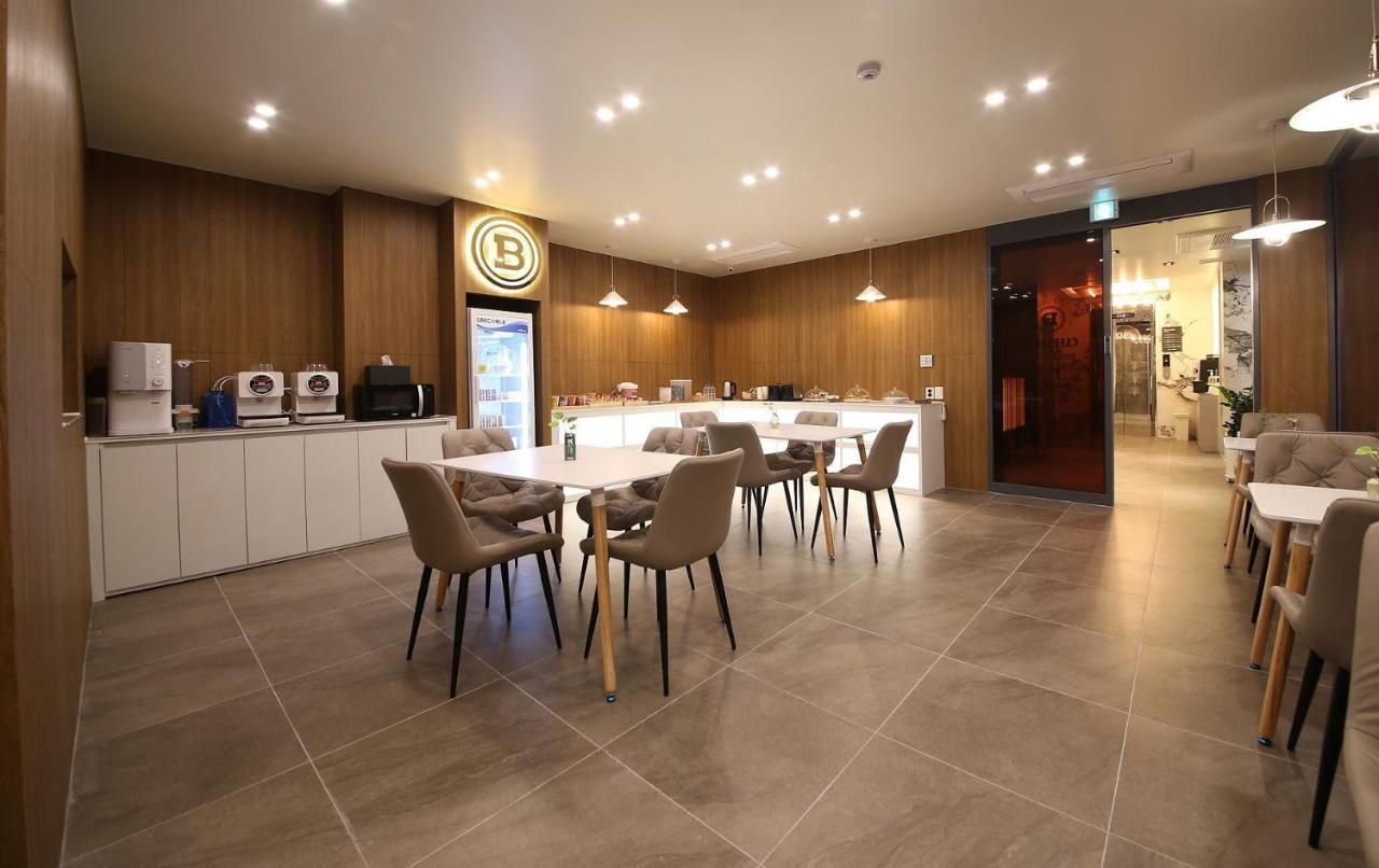 Brown Dot Hotel Sinan Gwangju Metropolitan City Exterior photo