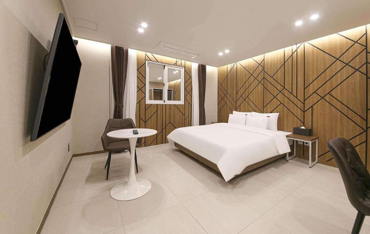 Brown Dot Hotel Sinan Gwangju Metropolitan City Exterior photo
