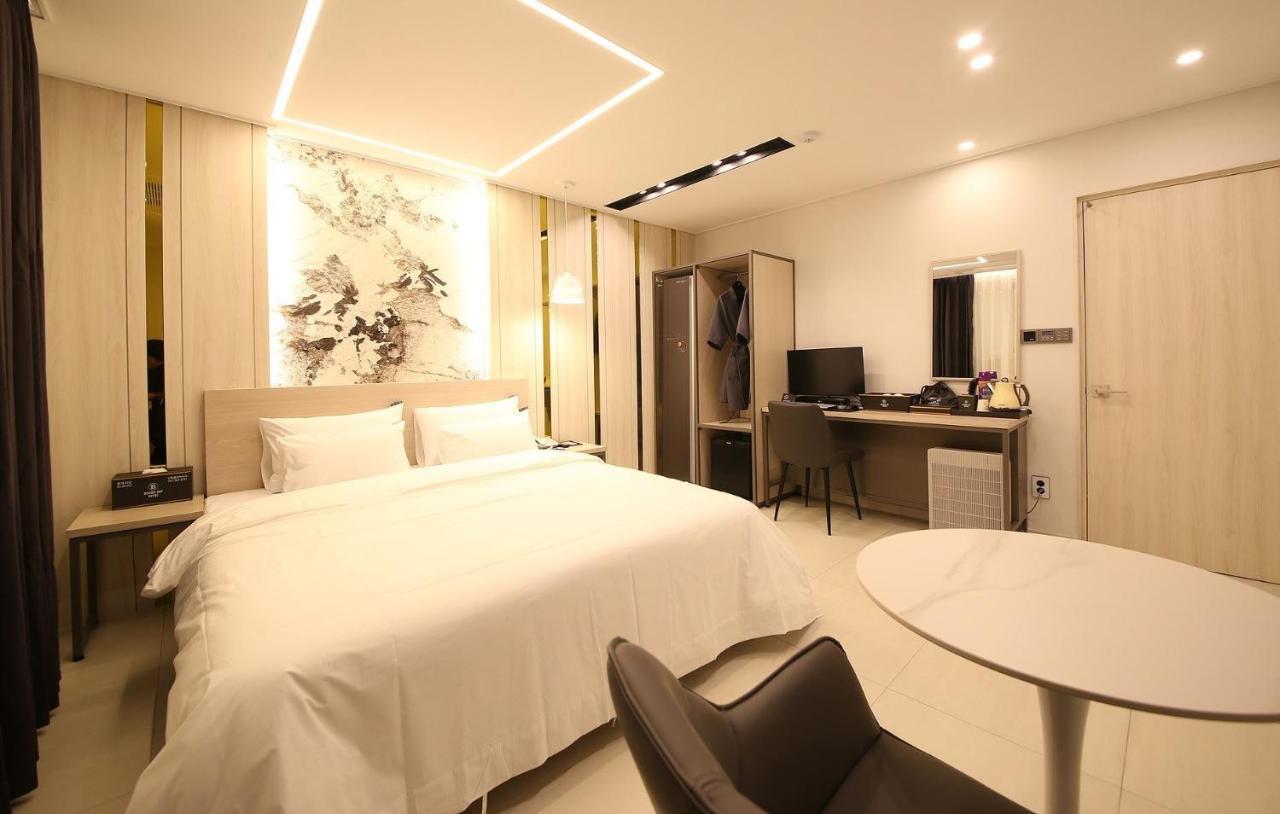 Brown Dot Hotel Sinan Gwangju Metropolitan City Exterior photo