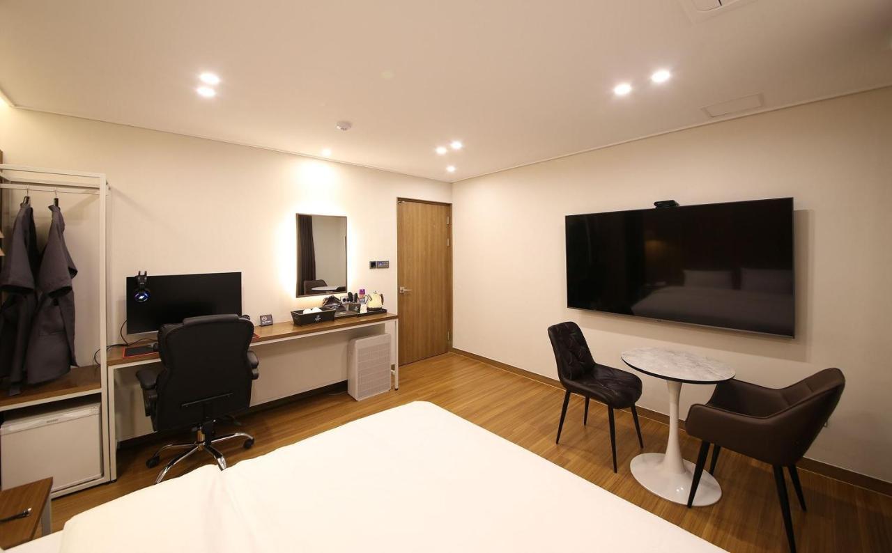 Brown Dot Hotel Sinan Gwangju Metropolitan City Exterior photo