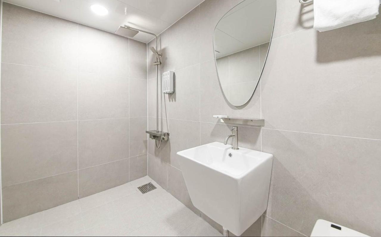 Brown Dot Hotel Sinan Gwangju Metropolitan City Exterior photo