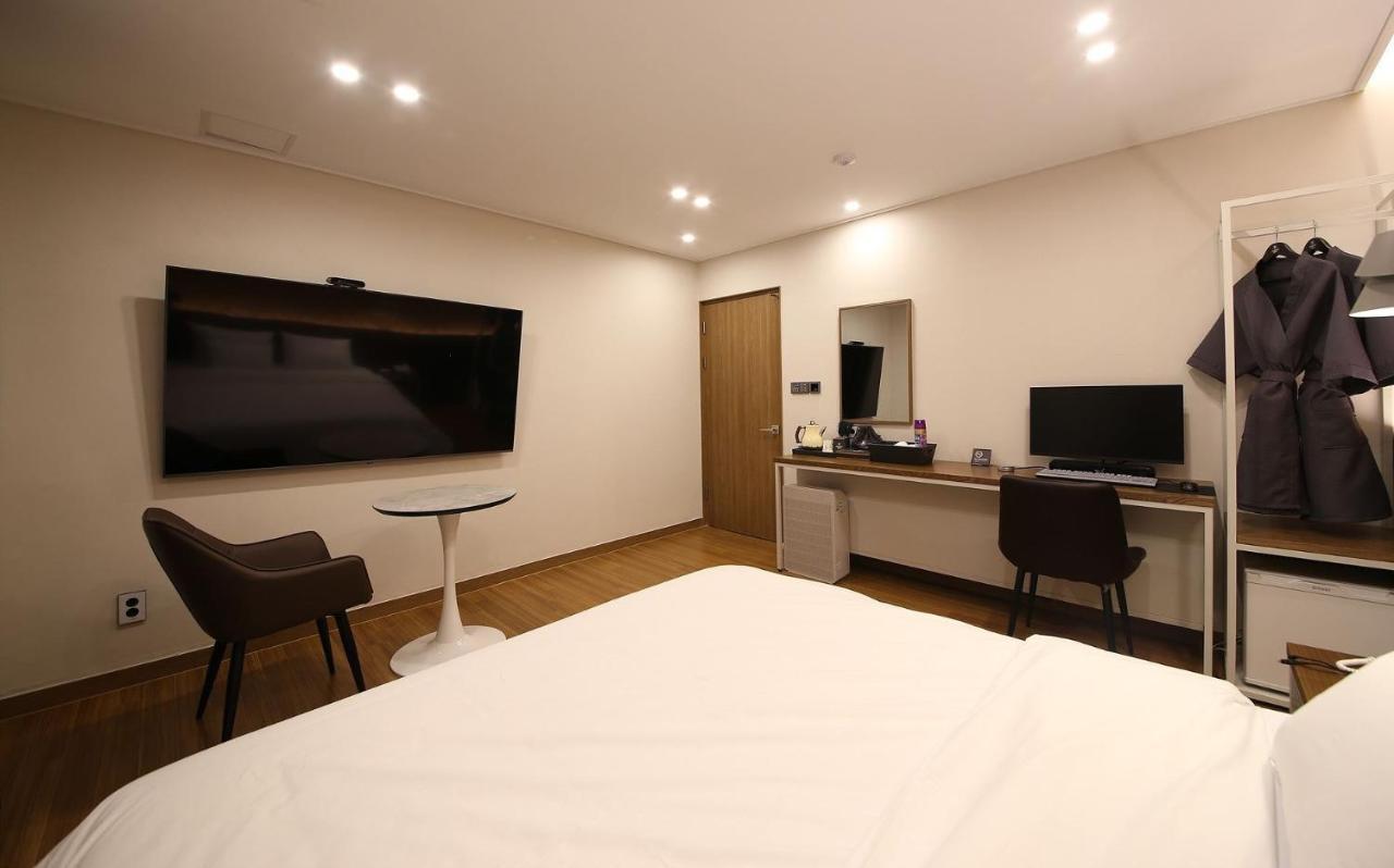 Brown Dot Hotel Sinan Gwangju Metropolitan City Exterior photo