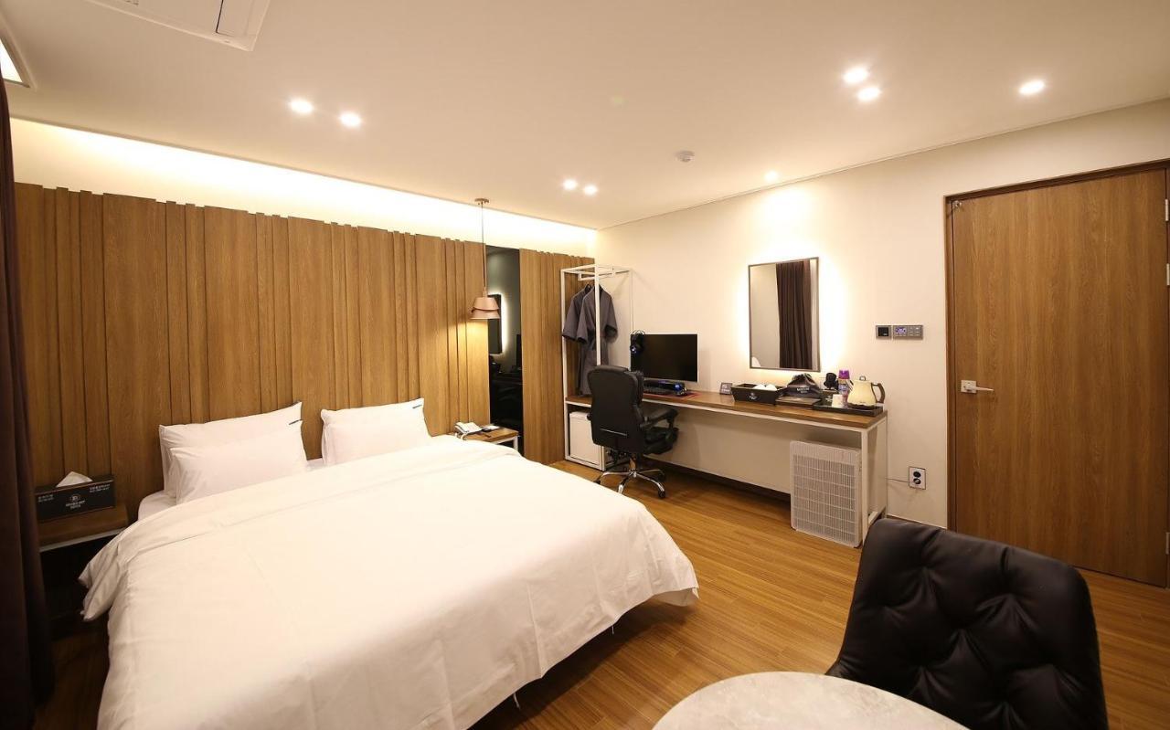 Brown Dot Hotel Sinan Gwangju Metropolitan City Exterior photo