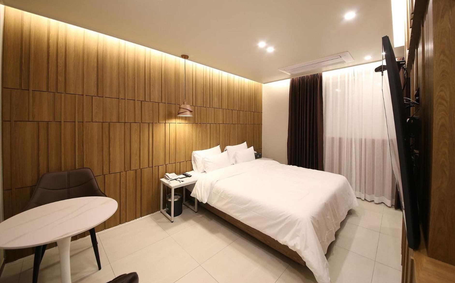 Brown Dot Hotel Sinan Gwangju Metropolitan City Exterior photo