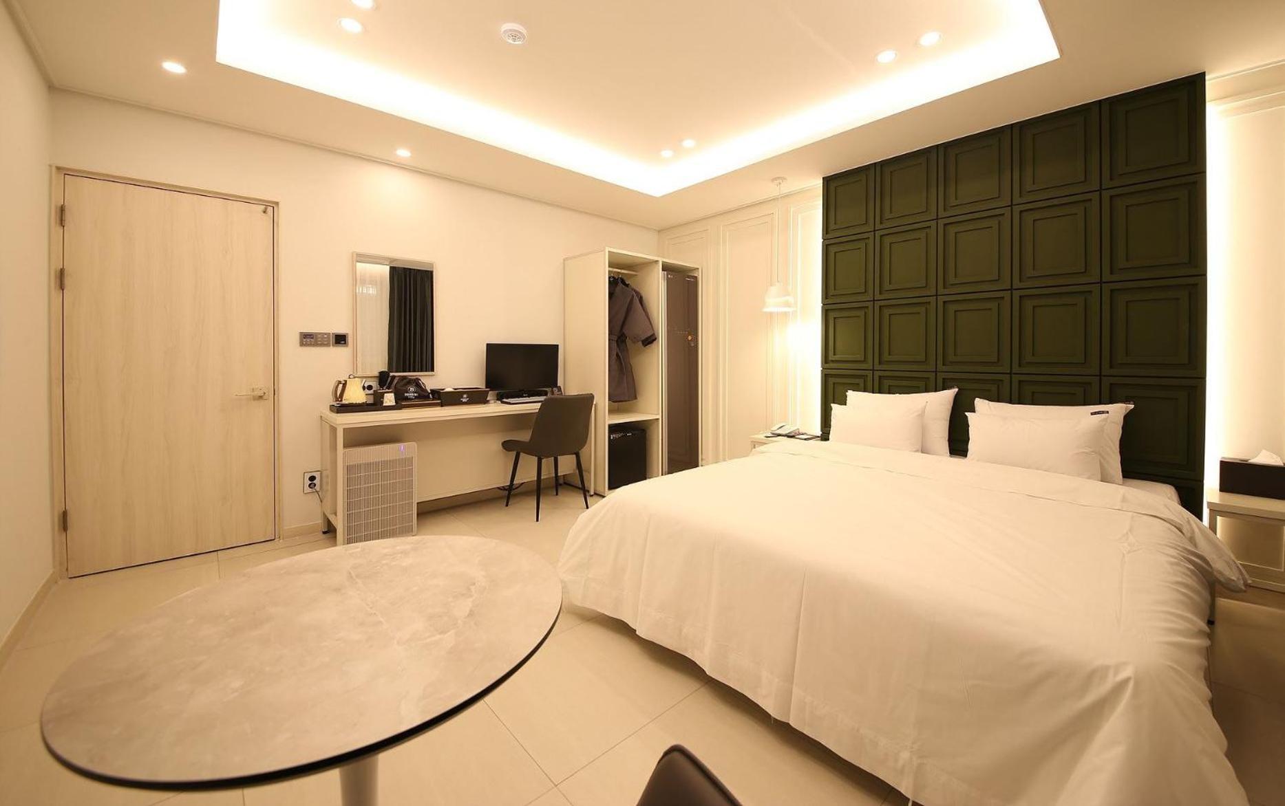 Brown Dot Hotel Sinan Gwangju Metropolitan City Exterior photo