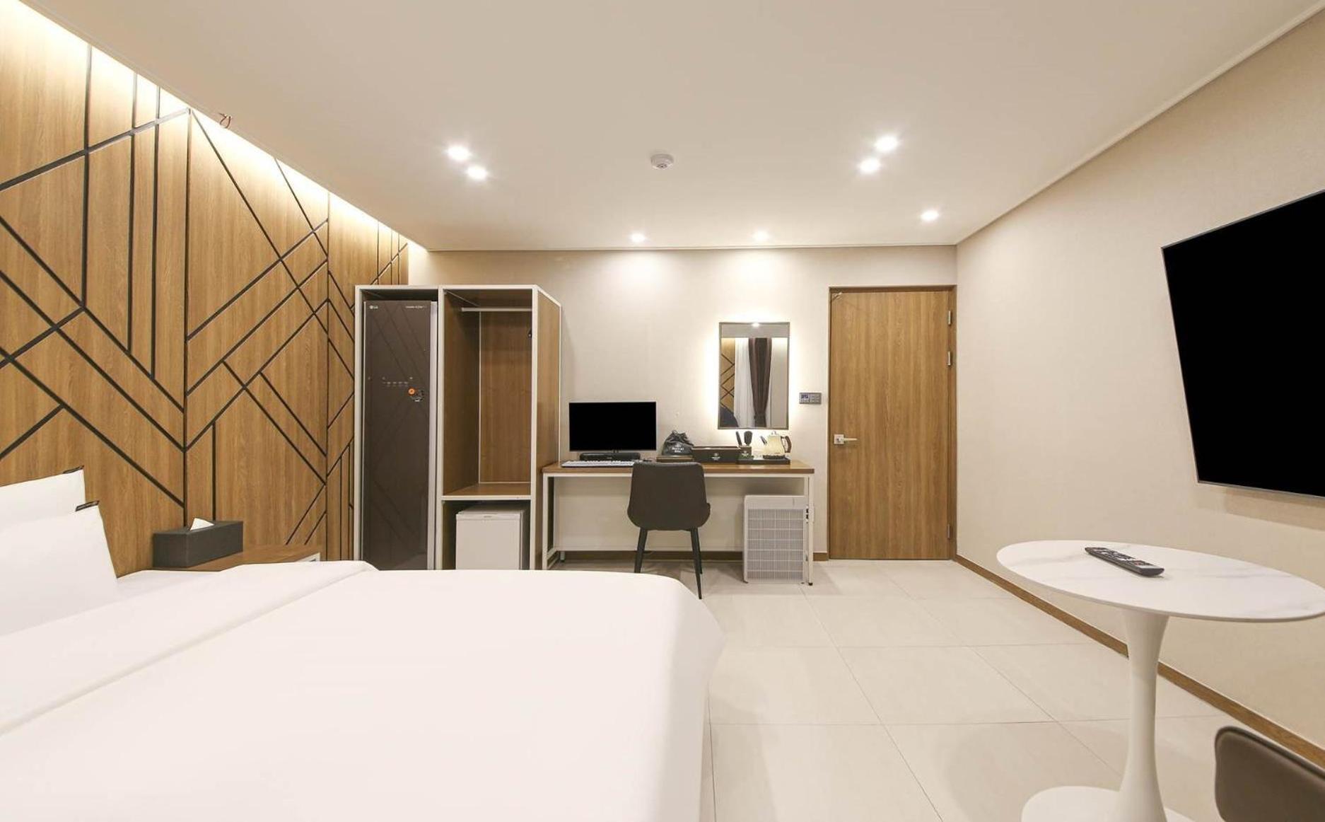 Brown Dot Hotel Sinan Gwangju Metropolitan City Exterior photo
