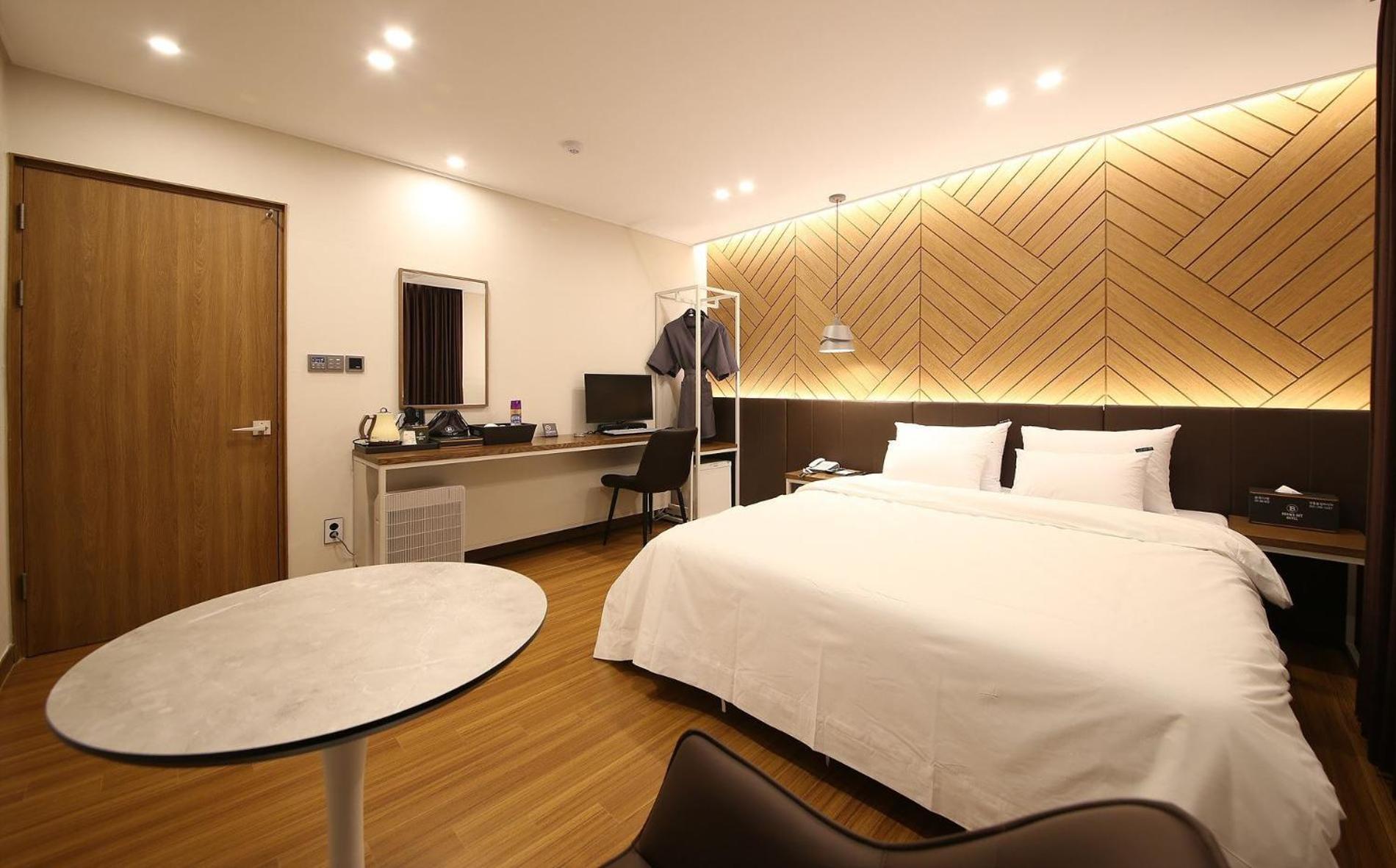 Brown Dot Hotel Sinan Gwangju Metropolitan City Exterior photo