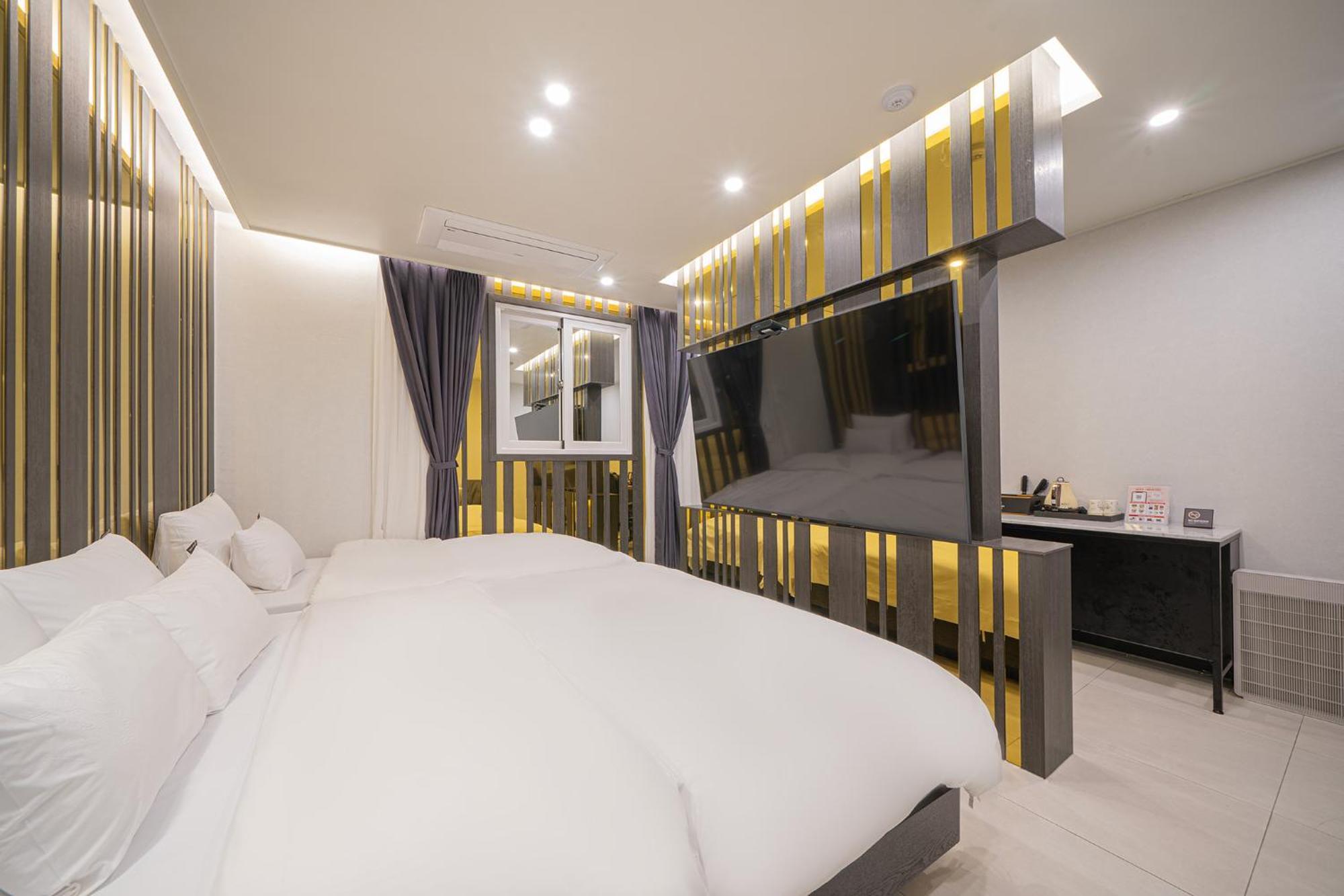 Brown Dot Hotel Sinan Gwangju Metropolitan City Exterior photo