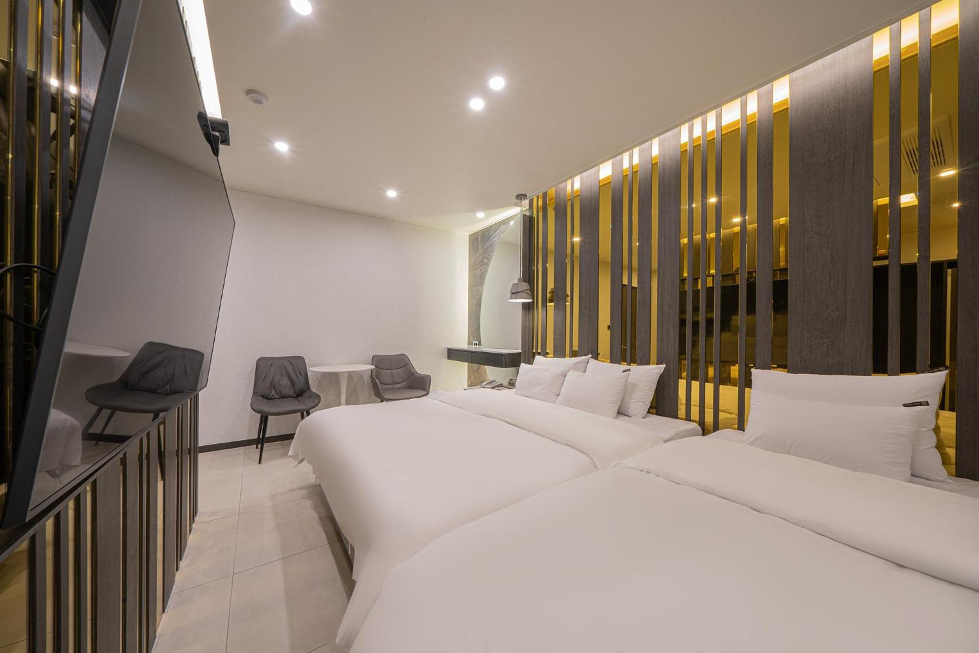 Brown Dot Hotel Sinan Gwangju Metropolitan City Exterior photo